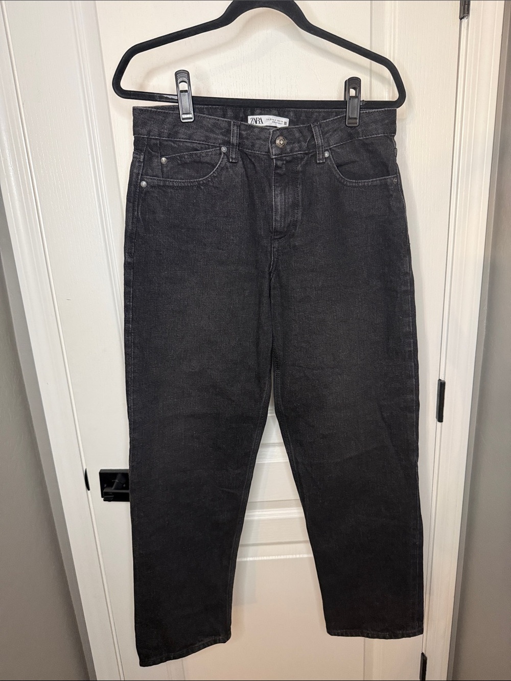 Zara Black High-Rise Cropped Jeans